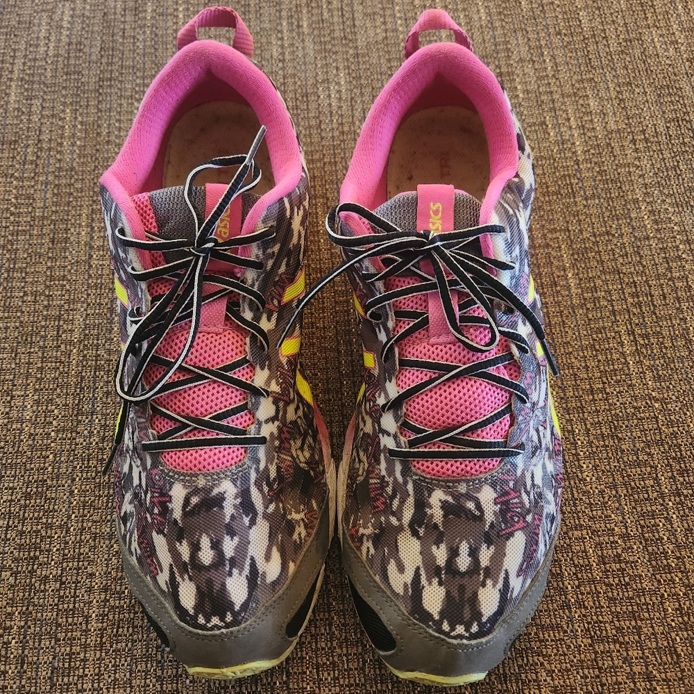 Size 12 Asics shoes